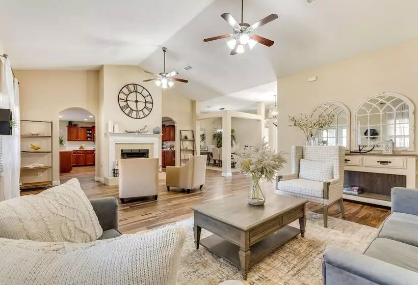 Pensacola Home W/ Private Lanai, 9 Mi To Downtown!