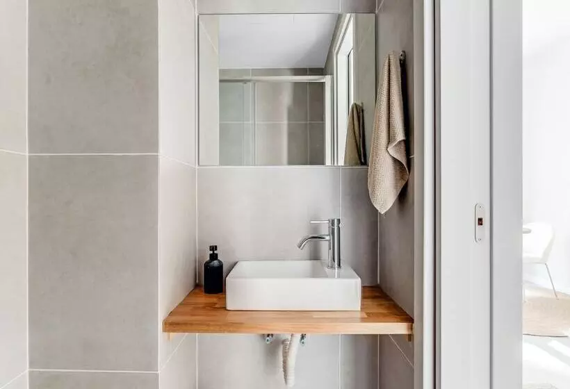 ペンション Sanders Port   Charming Room Near Piraeus Port