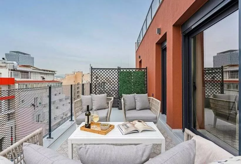پانسیون Sanders Port   Chicly Studio With Roof Top Terrace