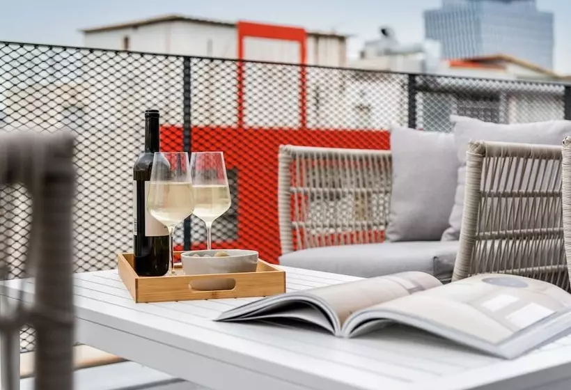 پانسیون Sanders Port   Chicly Studio With Roof Top Terrace
