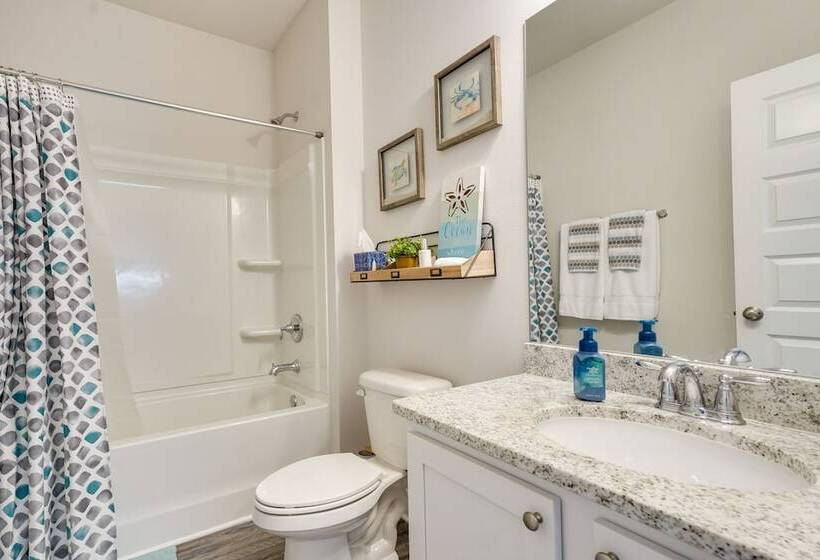 Port St Joe Home Walk To Beach + Restaurants!