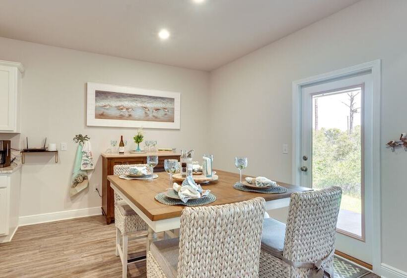 Port St Joe Home Walk To Beach + Restaurants!