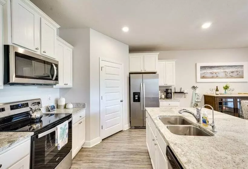 Port St Joe Home   Walk To Beach + Restaurants!