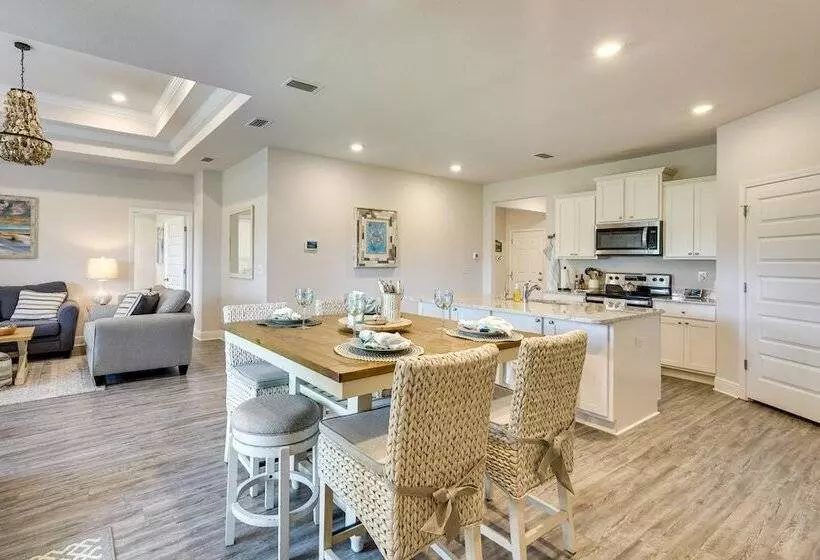 Port St Joe Home   Walk To Beach + Restaurants!