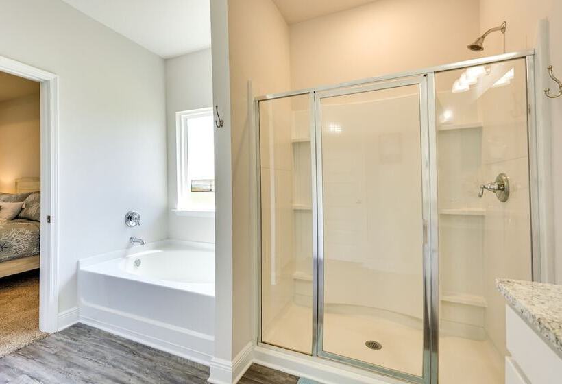 Port St Joe Home Walk To Beach + Restaurants!