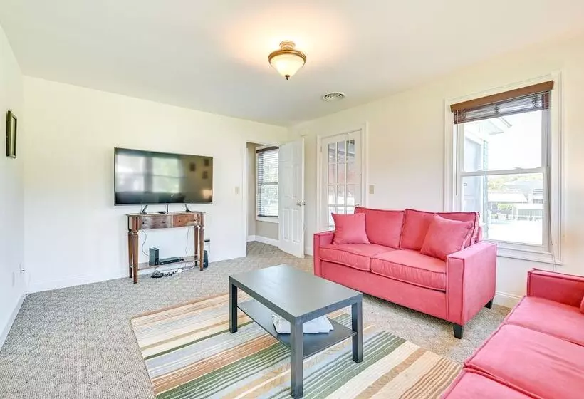 Saratoga Springs Duplex Near Saratoga Racetrack!