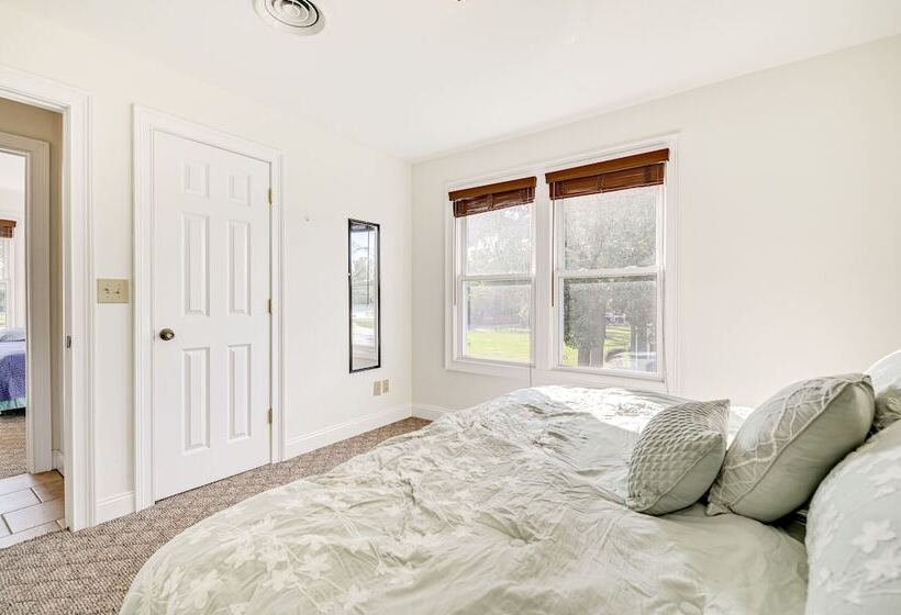 Saratoga Springs Duplex Near Saratoga Racetrack!