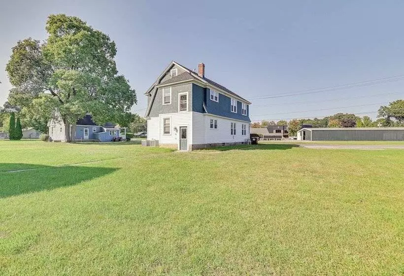Saratoga Springs Duplex Near Saratoga Racetrack!