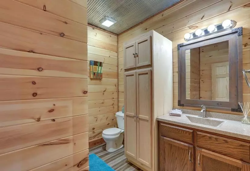 Spacious Franklin County Retreat On 80 Acres!