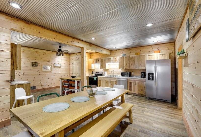 Spacious Franklin County Retreat On 80 Acres!