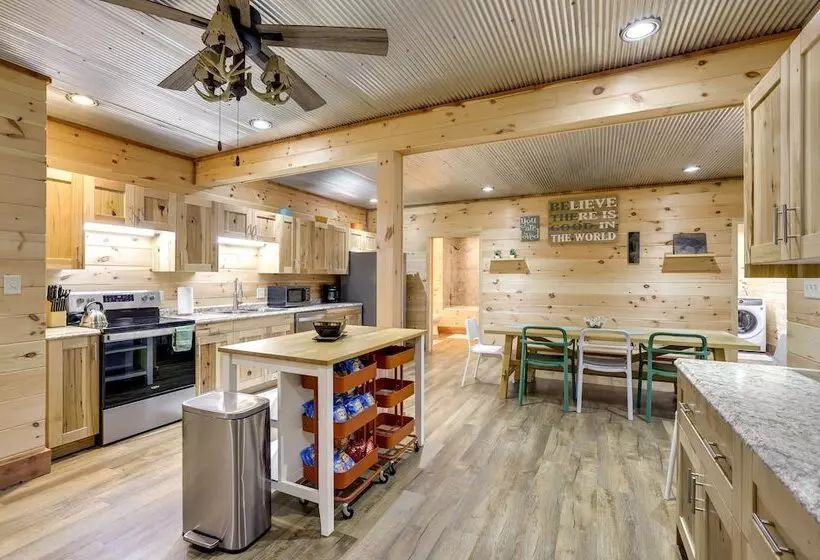 Spacious Franklin County Retreat On 80 Acres!