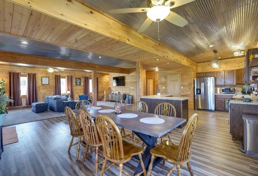Spacious Franklin County Retreat On 80 Acres!