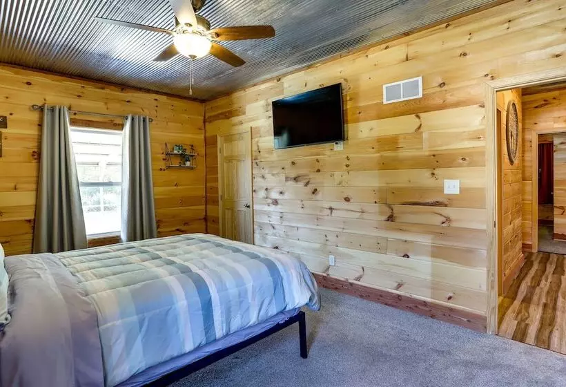 Spacious Franklin County Retreat On 80 Acres!