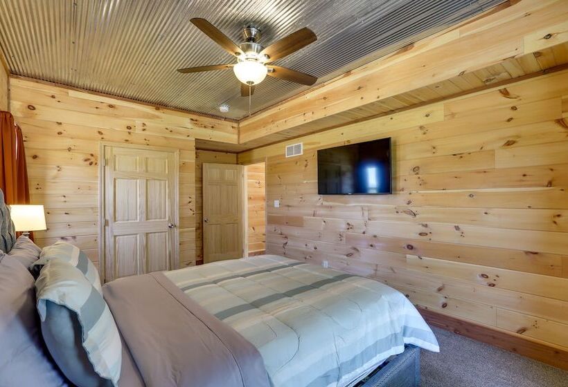 Spacious Franklin County Retreat On 80 Acres!