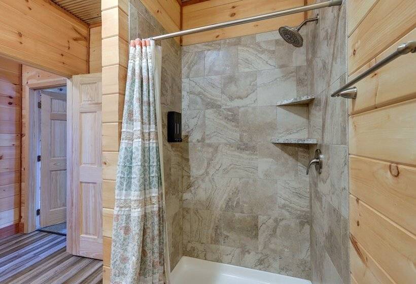 Spacious Franklin County Retreat On 80 Acres!