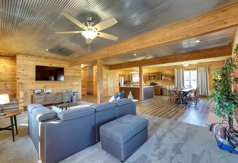 Spacious Franklin County Retreat On 80 Acres!