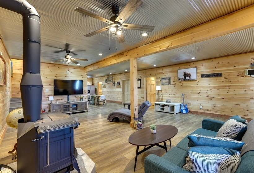 Spacious Franklin County Retreat On 80 Acres!