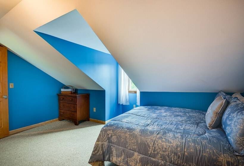 Spacious Lowville Retreat On 4 Private Acres!