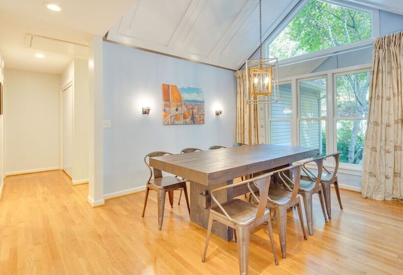 Blue Ridge Mountain Retreat: Deck & Sunroom!