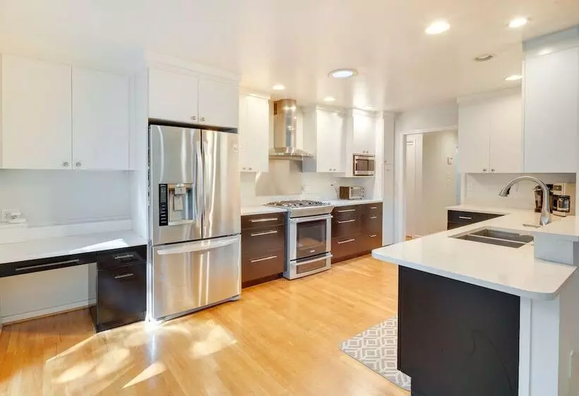 Blue Ridge Mountain Retreat: Deck & Sunroom!