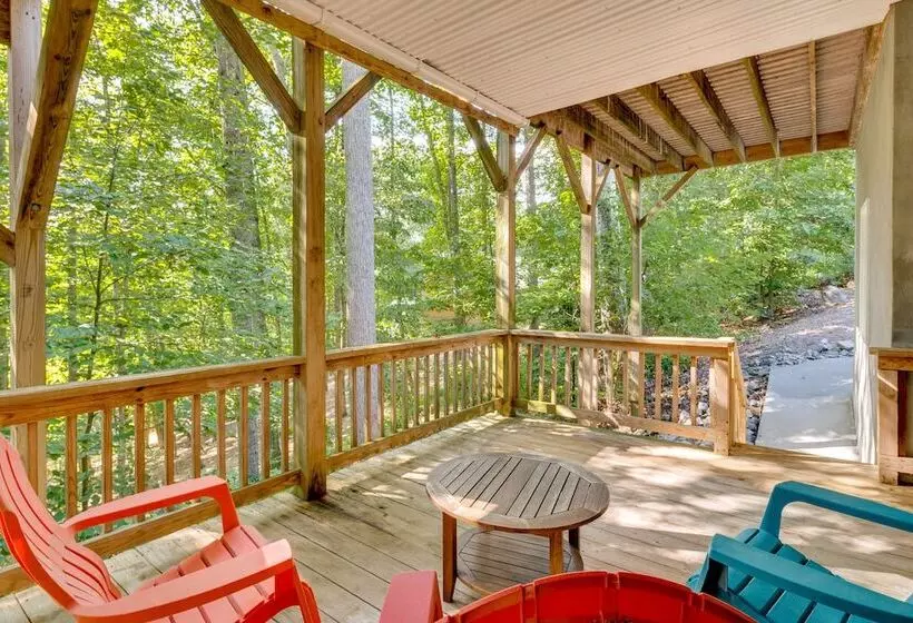Blue Ridge Mountain Retreat: Deck & Sunroom!