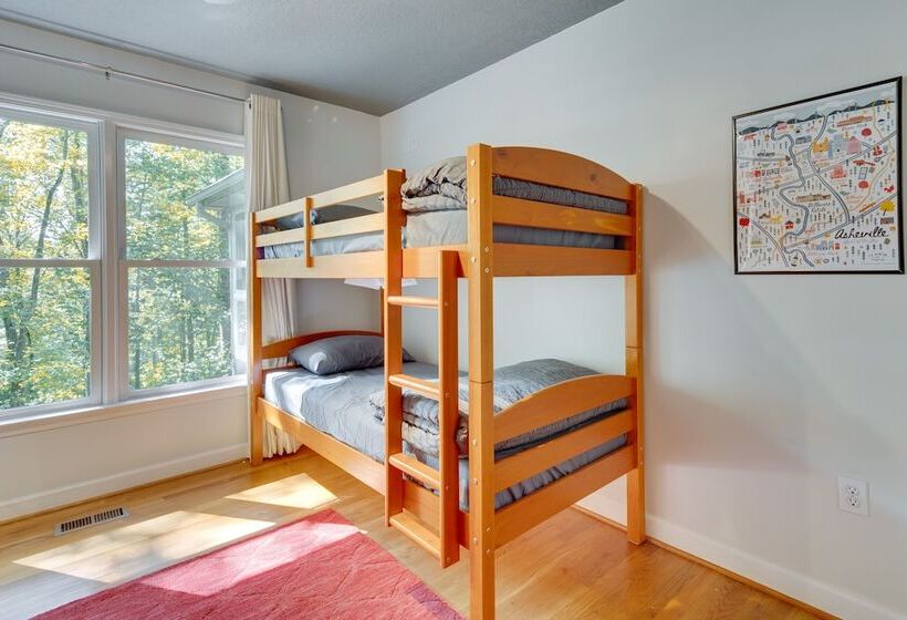 Blue Ridge Mountain Retreat: Deck & Sunroom!