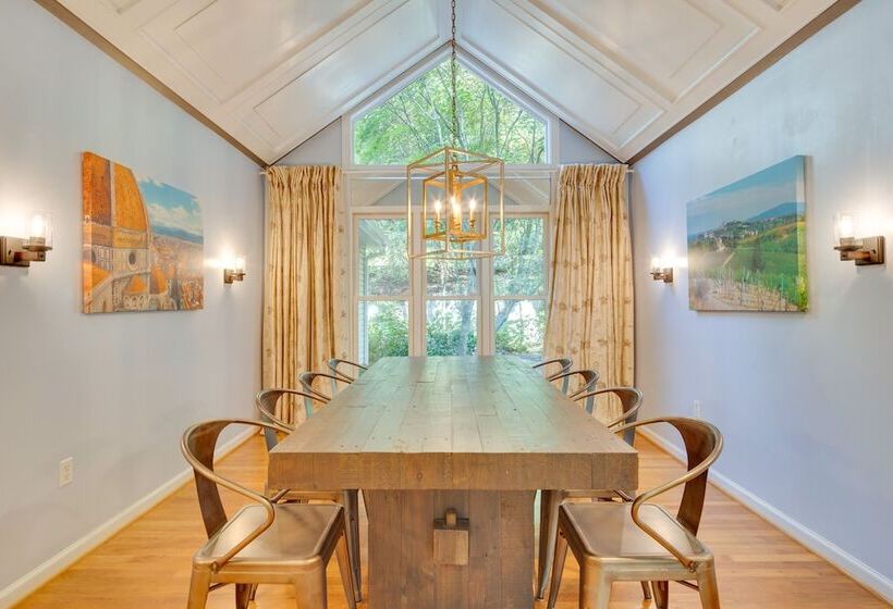 Blue Ridge Mountain Retreat: Deck & Sunroom!