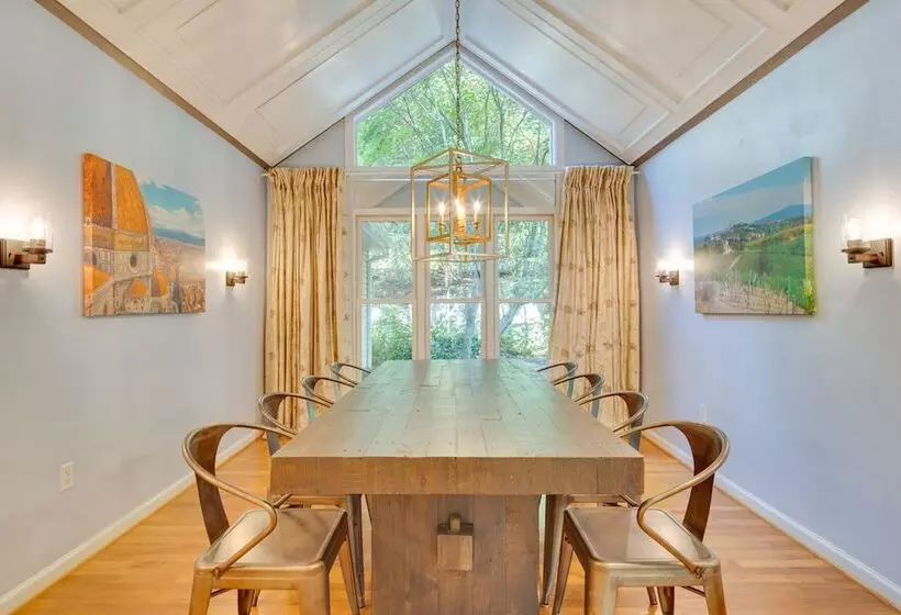 Blue Ridge Mountain Retreat: Deck & Sunroom!