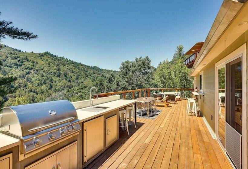 Unique Larkspur Cabin W/ Treetop Mountain Views!