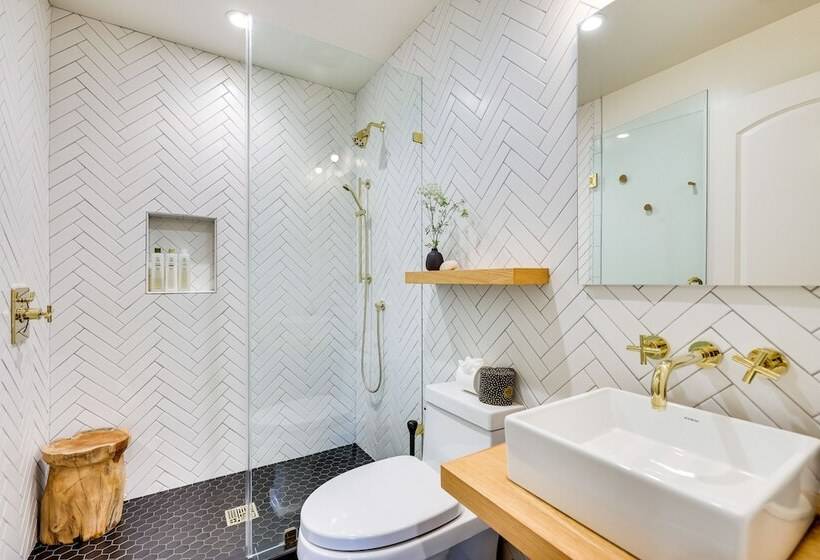 Unique Larkspur Cabin W/ Treetop Mountain Views!