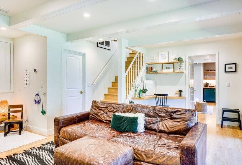 Unique Larkspur Cabin W/ Treetop Mountain Views!