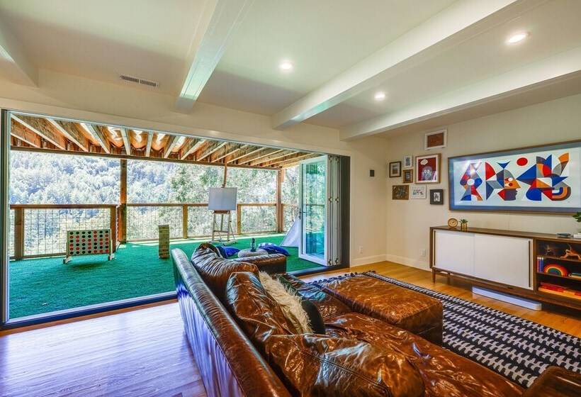 Unique Larkspur Cabin W/ Treetop Mountain Views!