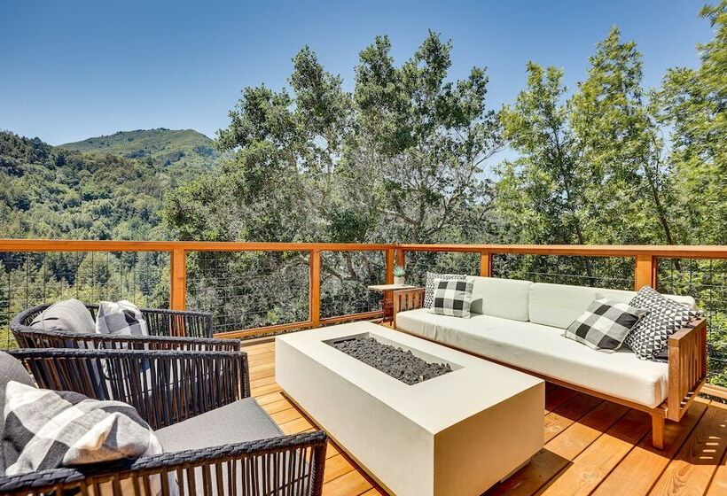 Unique Larkspur Cabin W/ Treetop Mountain Views!