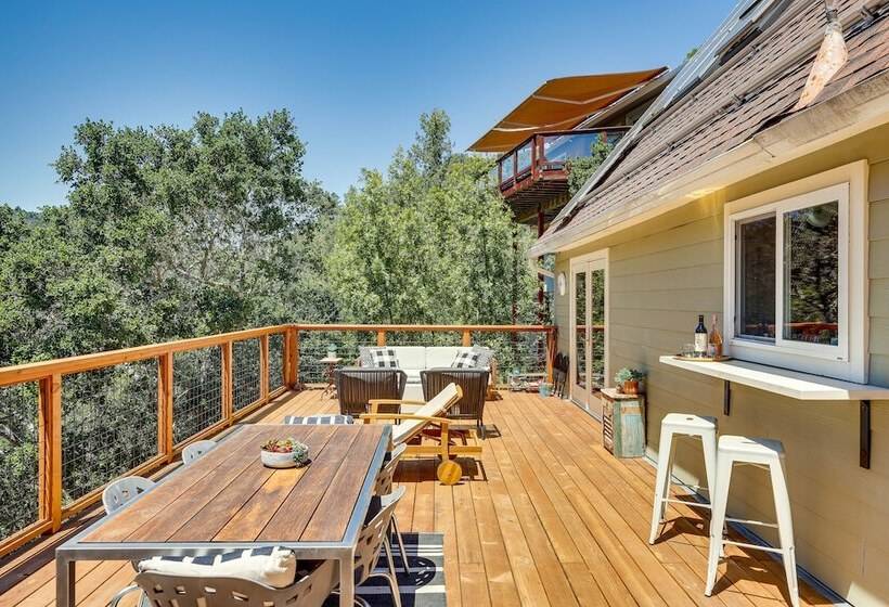 Unique Larkspur Cabin W/ Treetop Mountain Views!