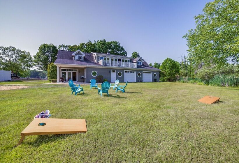 Waterfront Jackson Mansion: Patio, Grill, Dock!