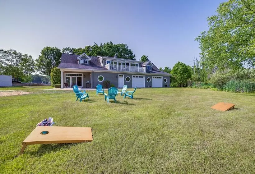 Waterfront Jackson Mansion: Patio, Grill, Dock!