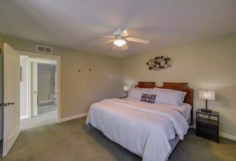 Waterfront Jackson Mansion: Patio, Grill, Dock!