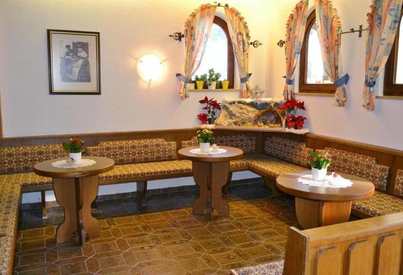 ホテル Appartementhaus Montana