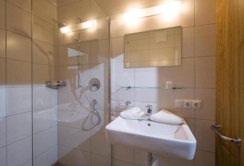 ホテル Appartementhaus Montana