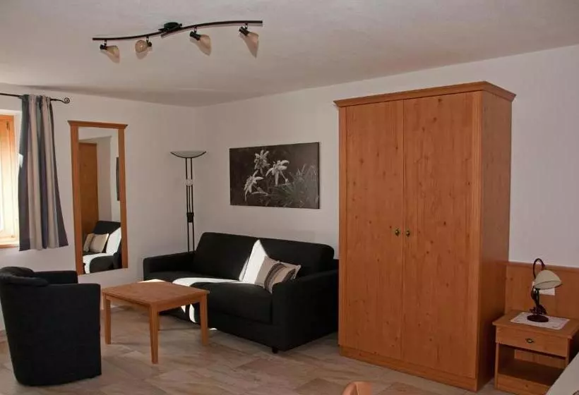 ホテル Appartements Schmalzerhof