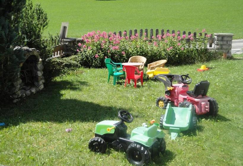 ホテル Bauernhof Schnoellhof