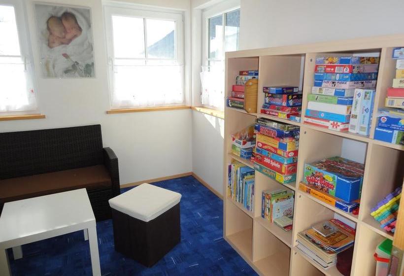 ホテル Bauernhof Schnoellhof