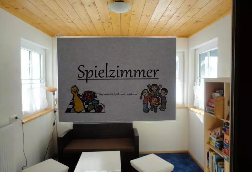 ホテル Bauernhof Schnoellhof