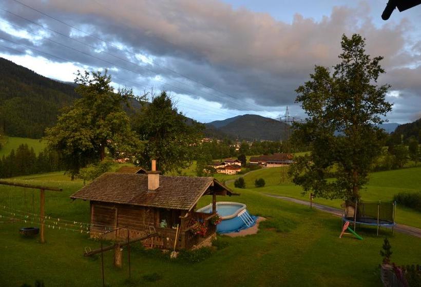 ホテル Bauernhof Schnoellhof