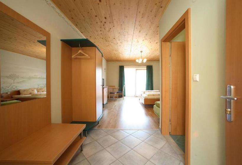 호텔 Weinbauernhof Vier Jahreszeiten