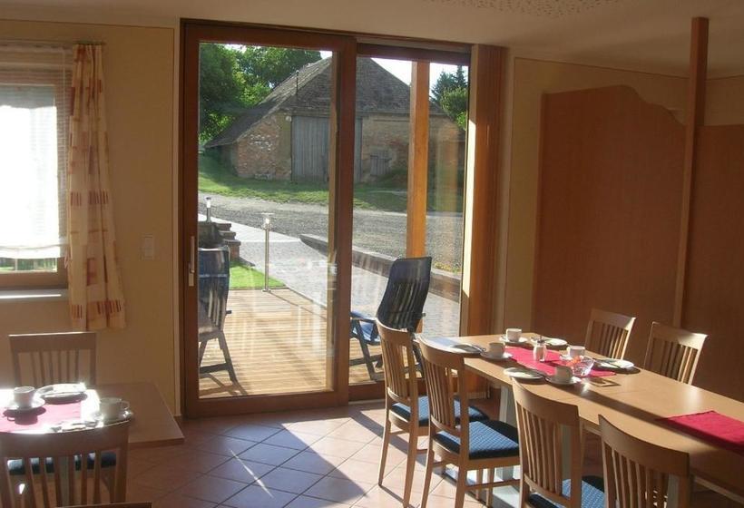 호텔 Weinbauernhof Vier Jahreszeiten