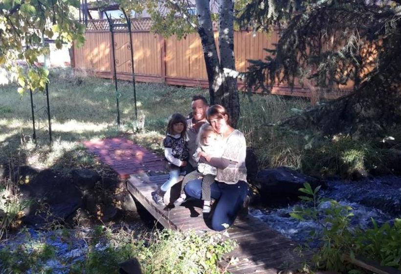 Отель Creek Side Bed And Breakfast