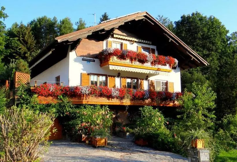 Hotelli Ferienwohnung Haus König