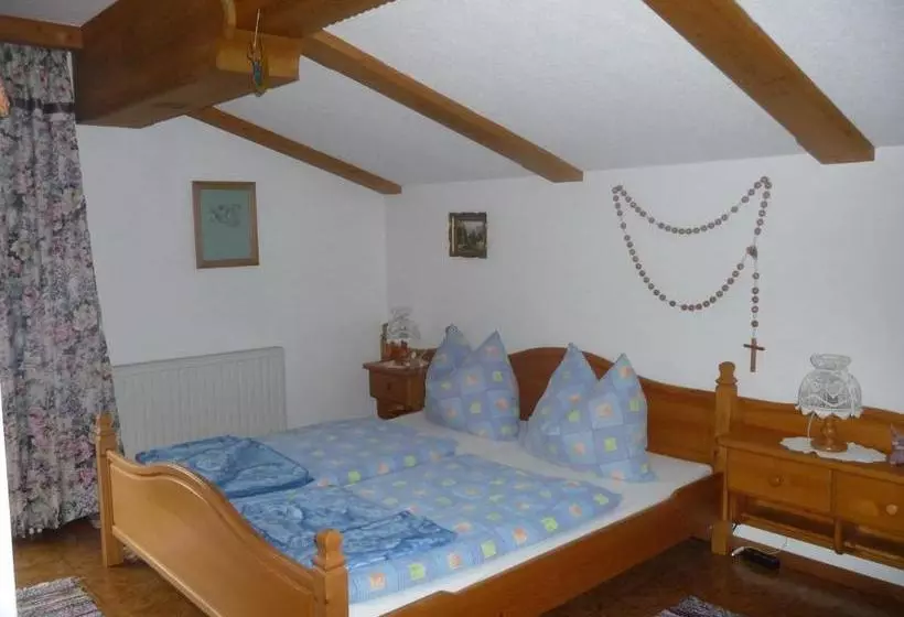 Hotelli Ferienwohnung Haus König