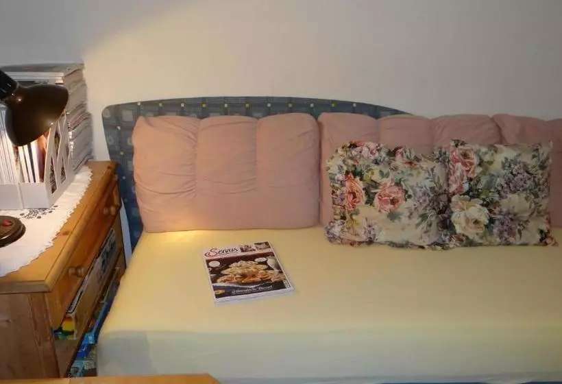 Hotelli Ferienwohnung Haus König